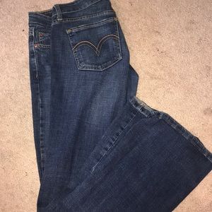 Levi Boot Cut Jean